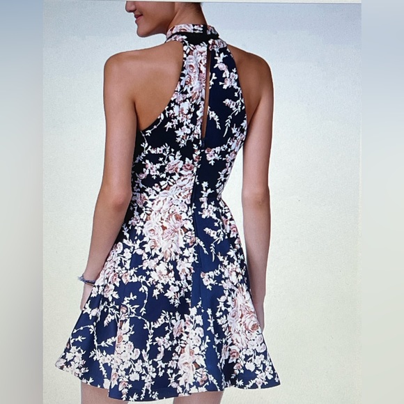 EUC-Juniors' Printed Mock-Neck Crochet-Trim Fit & Flare Dress Size 13/14 - Picture 2 of 13